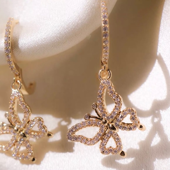 ✨18K Rose Gold Butterfly Drops✨ - Picture 2 of 6